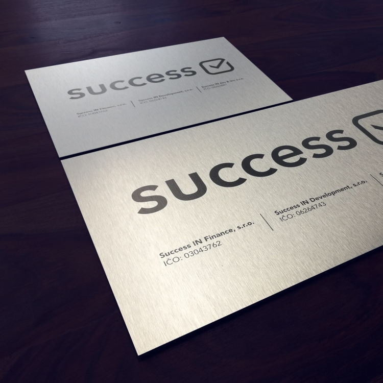  BROUŠENÝ DIBOND // PŘÍMÝ<br />POTISK UV // OSTRÝ ŘEZ FRÉZA