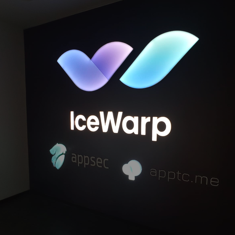 SVĚTELNÉ LOGO DO INTERIÉRU